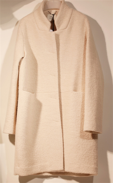 羊毛大衣